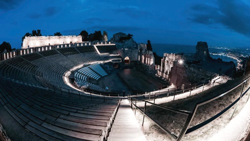 Il Teatro antico di Taormina rinasce grazie alle luci a Led