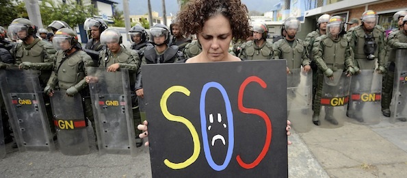 Elezioni Venezuela: Maduro canta vittoria, per opposizione un flop. Almeno 10 morti