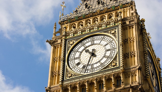 Ultimi rintocchi per il Big Ben, poi quattro anni di silenzio. “Lavori per salvaguardare l’orologio”