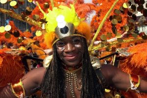 Londra, esplode carnevale Notting Hill, migliaia in strada