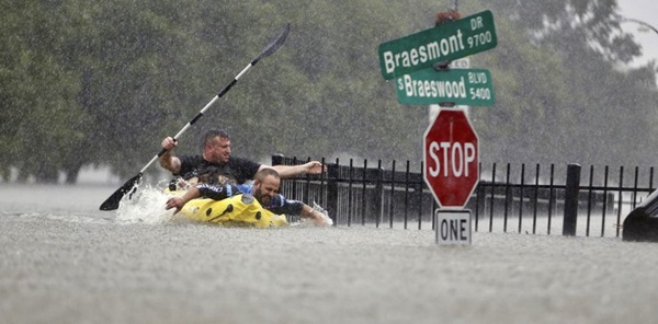 Tempesta Harvey: 30.000 persone sfollate in rifugi, danni fino a 100 miliardi di dollari