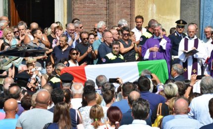 L'addio di Legnano a Bruno Gulotta: applausi e fiori