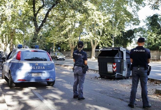 Trovato corpo di donna bruciato in parco Tre Fontane a Roma