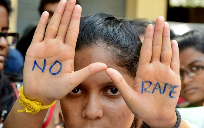 A 10 anni stuprata da “zio”, giudici indiani vietano aborto