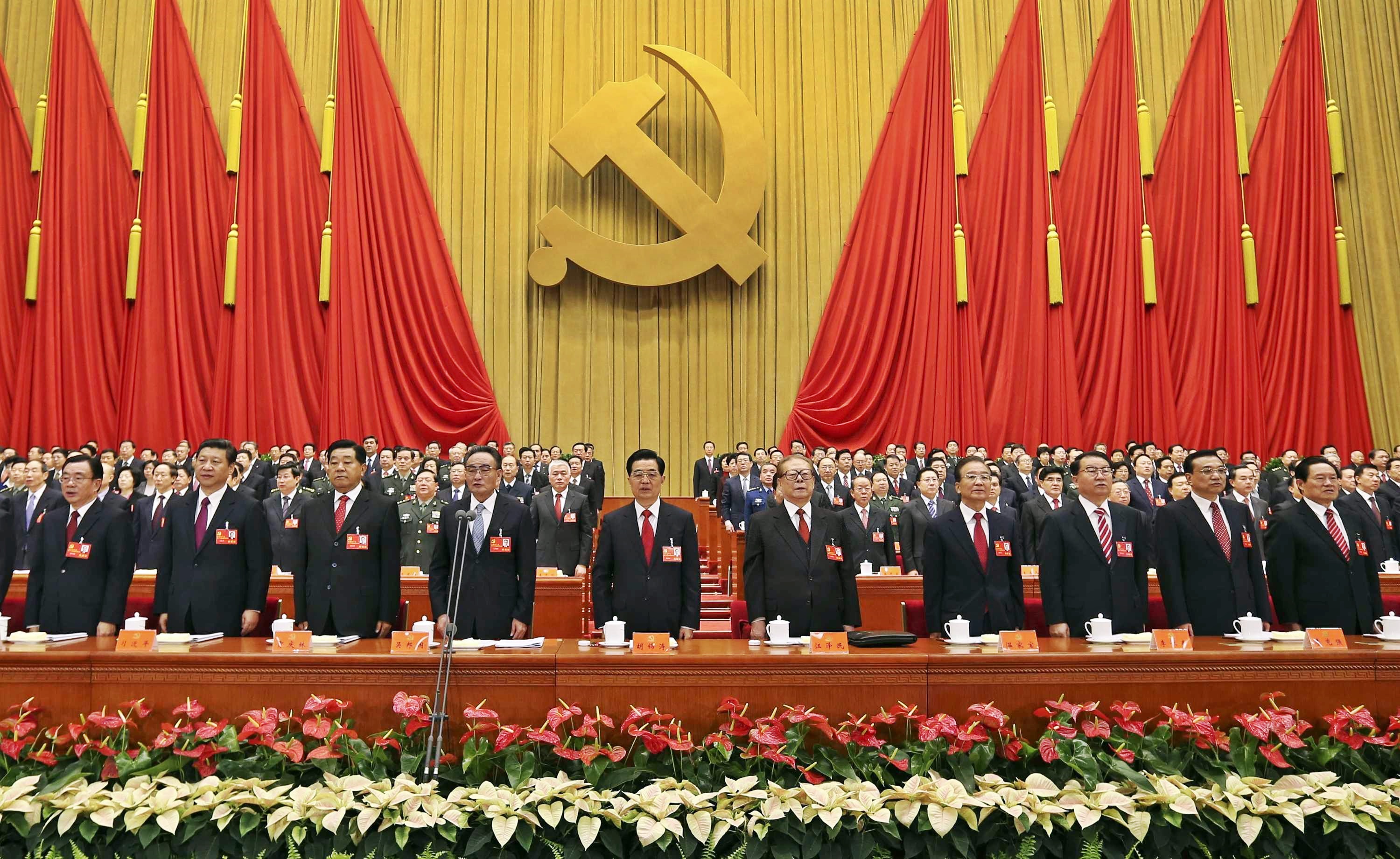 Cina, al via l’assise che consolida il potere di Xi Jinping. Verso regno a vita del presidente