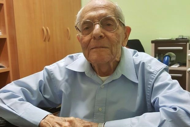 Padre Stefanizzi compie 100 anni, ex direttore Radio Vaticana