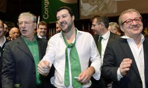 LEGA: CON SALVINI TORNA A ORIGINI, TONI DURI E ATTACCA L'EURO