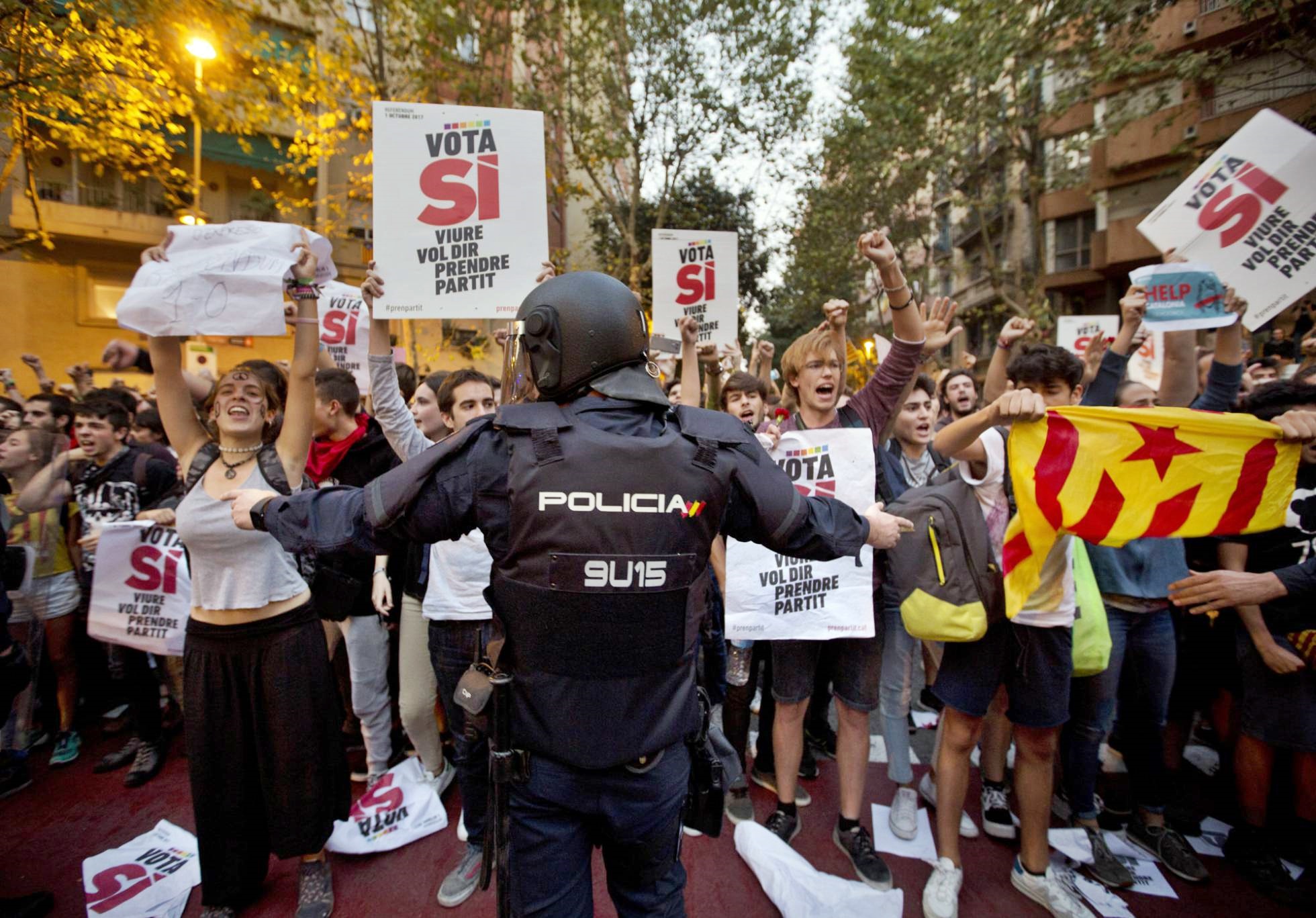 Catalogna: domenica referendum. Madrid: pronti 10mila poliziotti