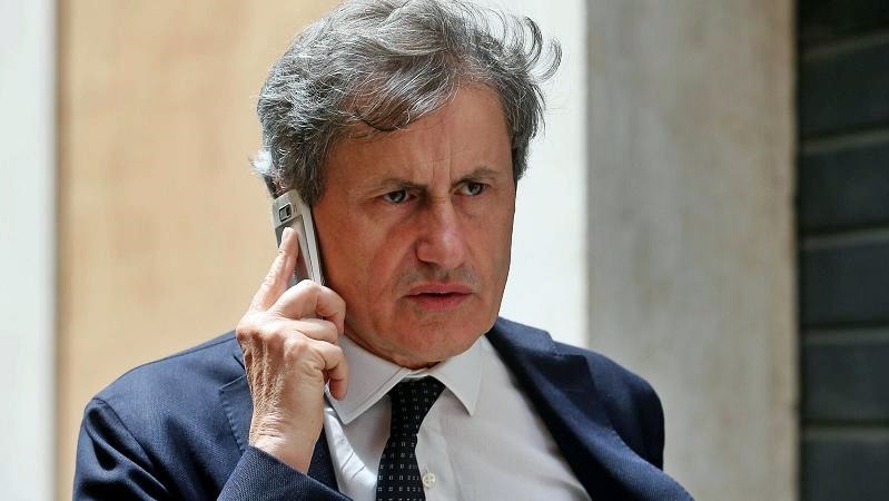 Nuovo colpo di scena, Alemanno “molla” Pirozzi e sceglie Parisi