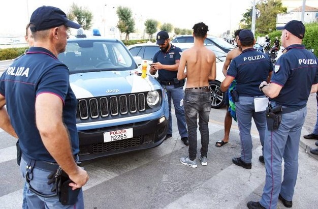 Salvini, in autunno polizia davanti alle scuole per scovare spacciatori