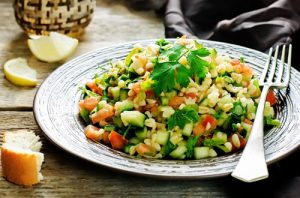 ricetta-bulgur-verdure-insalata-1
