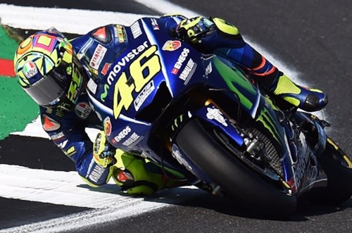 Rossi torna in moto. Mercoledì decide per Aragon