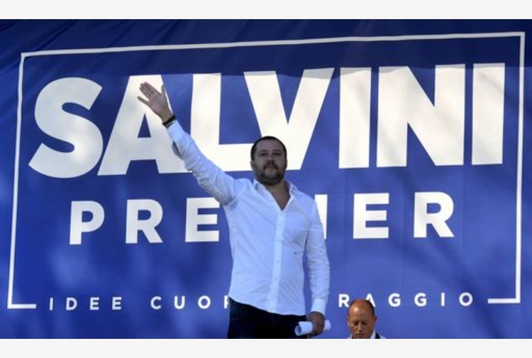 Lega, Salvini parla da candidato premier e “archivia” Bossi