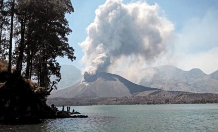 Si risveglia il vulcano Bali, evacuati 57 mila abitanti