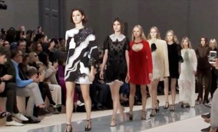 Moda Parigi, Clare Waight Keller debutta con Givenchy