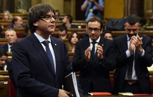 Spagna-Carles-Puigdemont-arriva-al-Parlamento
