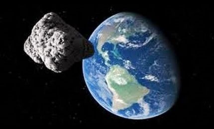 Le immagini dell'asteroide 2012 TC4 che accarezza la Terra. E' passato a meno 44mila chilometri di distanza