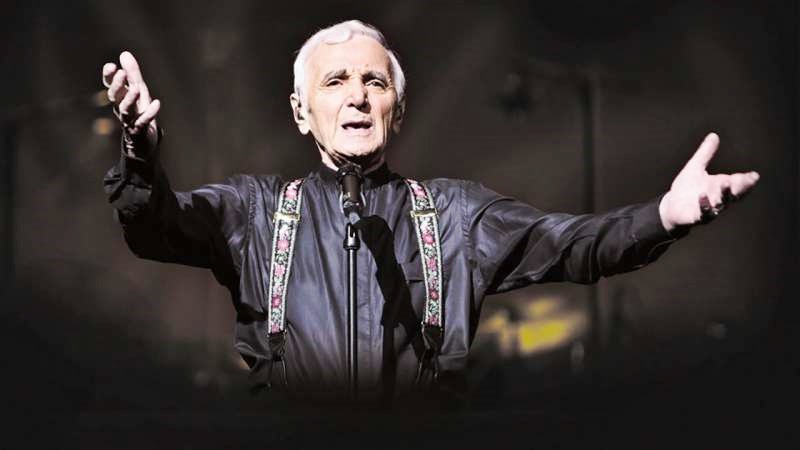 Instancabile Aznavour, a 93 anni in concerto a Milano