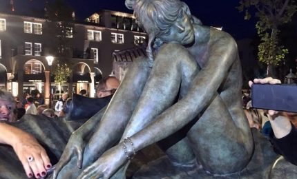 Saint-Tropez, nuovo simbolo la statua di Brigitte Bardot