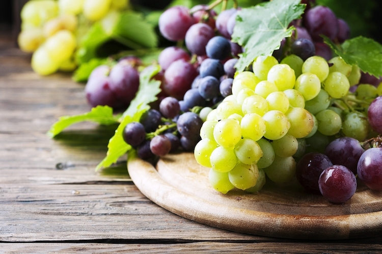 Autunno, è tempo di uva. Le proprietà benefiche del frutto