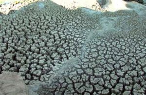 Devastante siccità in Portogallo, un fiume totalmente prosciugato