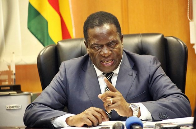 Fallito “golpe”, immunità per Mugabe. E giura “il Coccodrillo”