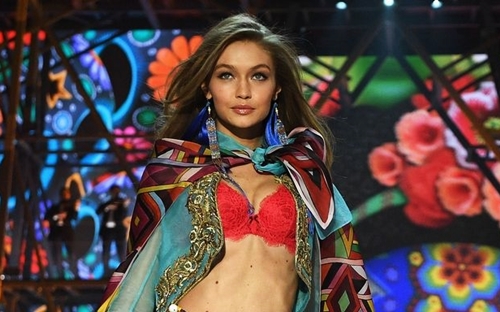 Gigi Hadid landscape-1503947504-gettyimages-629575036