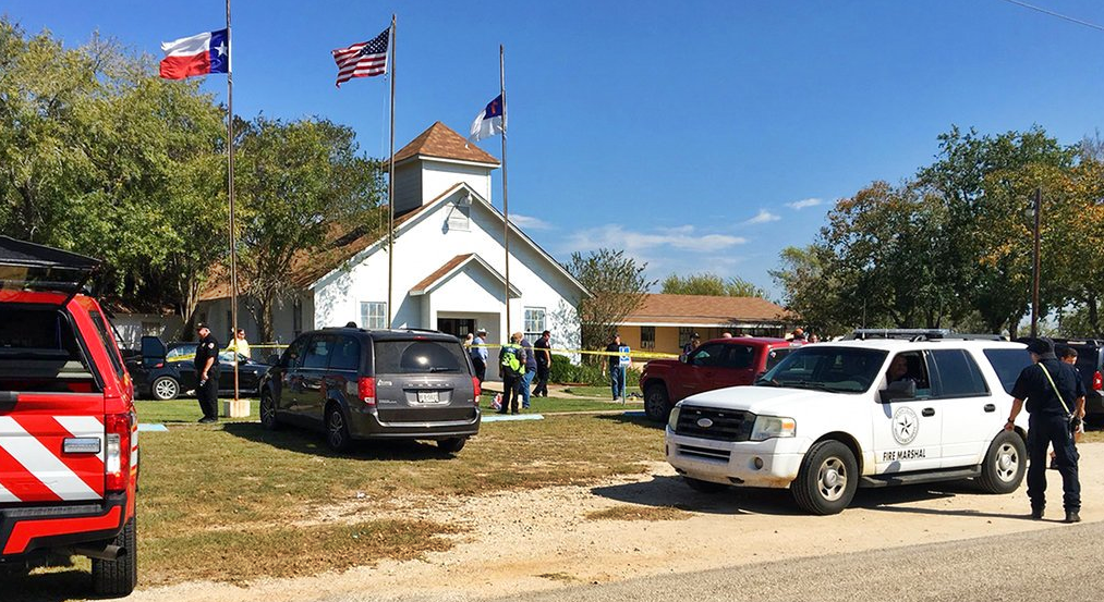 Un uomo fa strage in una chiesa battista in Texas: “Almeno 27 morti”