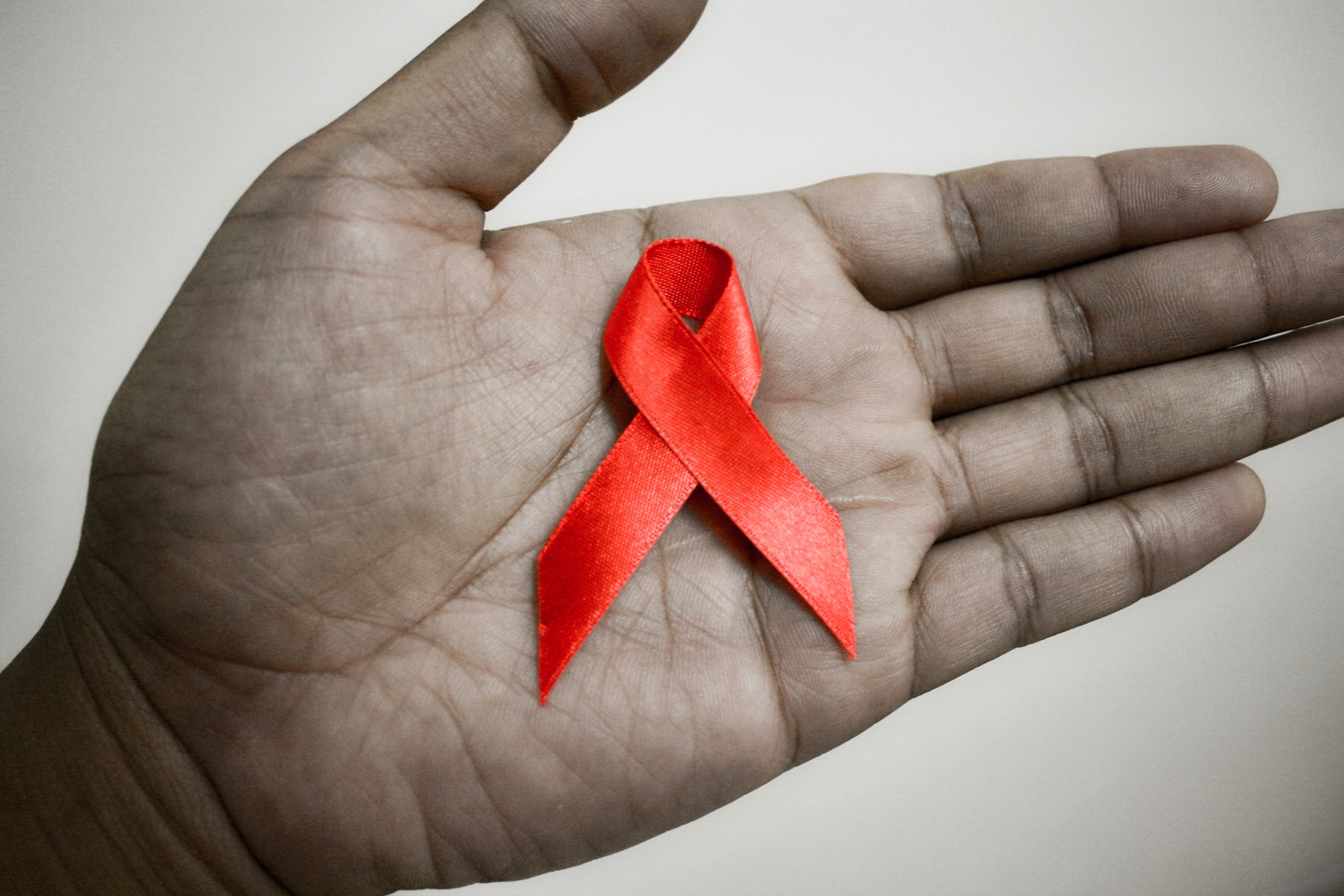 Aids, il web sempre più usato per incontri a rischio. Uomini gay usano siti per incontri