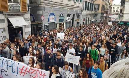 "Stop sfruttamento", studenti in piazza contro scuola-lavoro