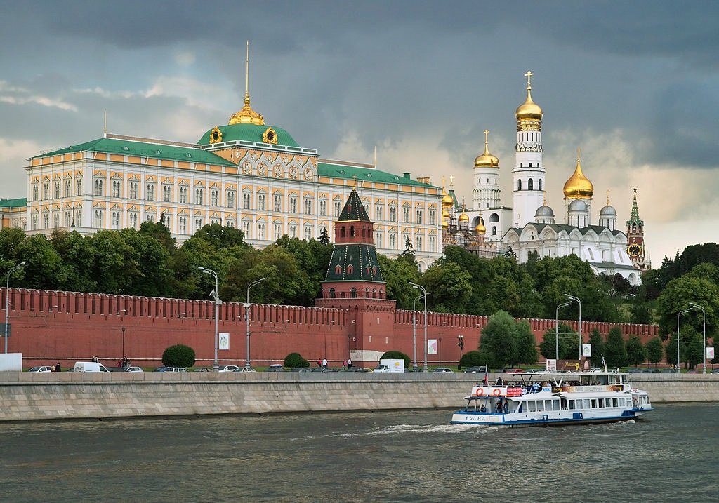 Putin annuncia la sua corsa al Cremlino: mi candido da indipendente