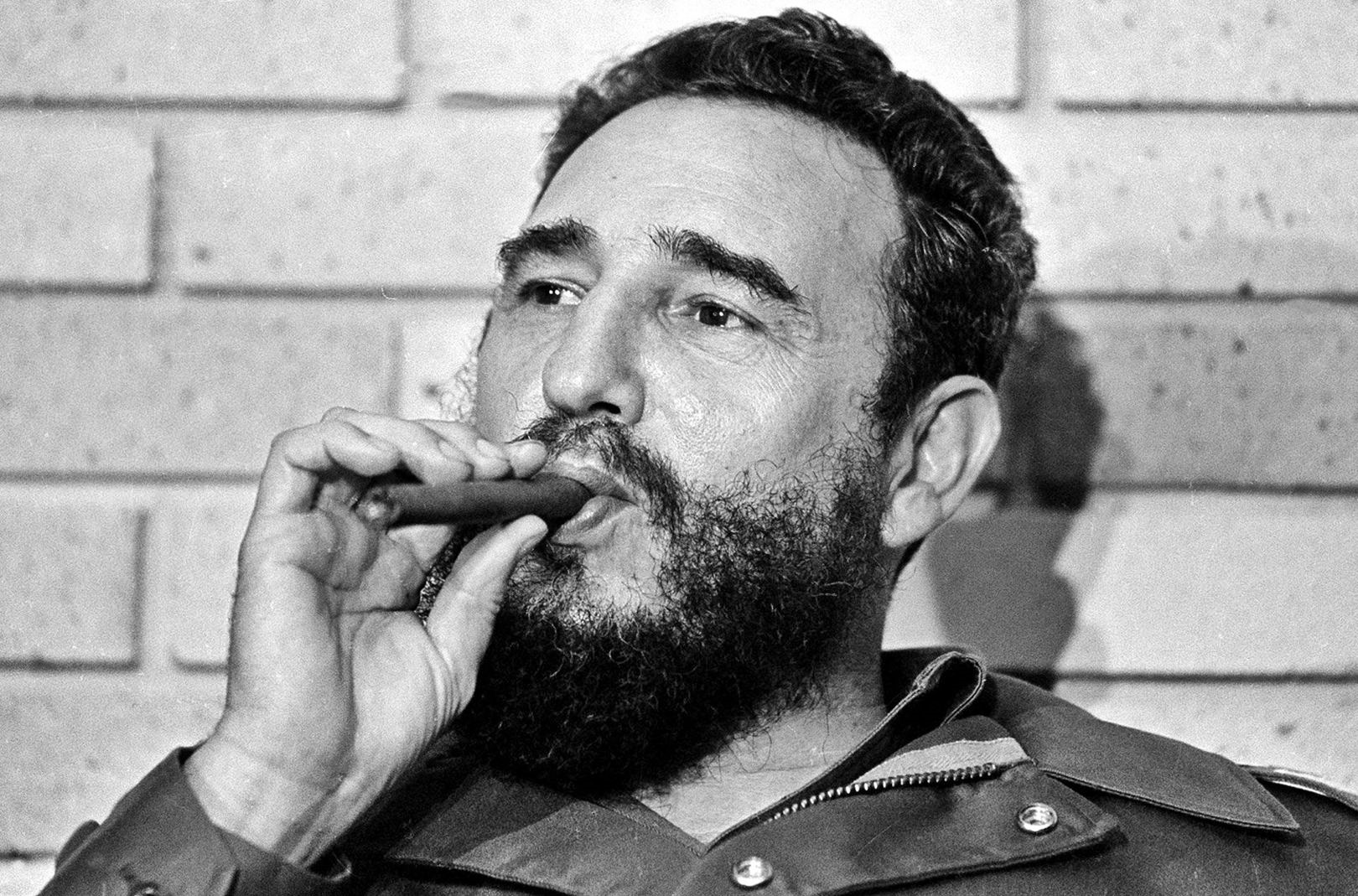 Cuba commemora primo anniversario della morte di Fidel Castro. Ha diviso l’opinione pubblica mondiale: fu eroe o dittatore?