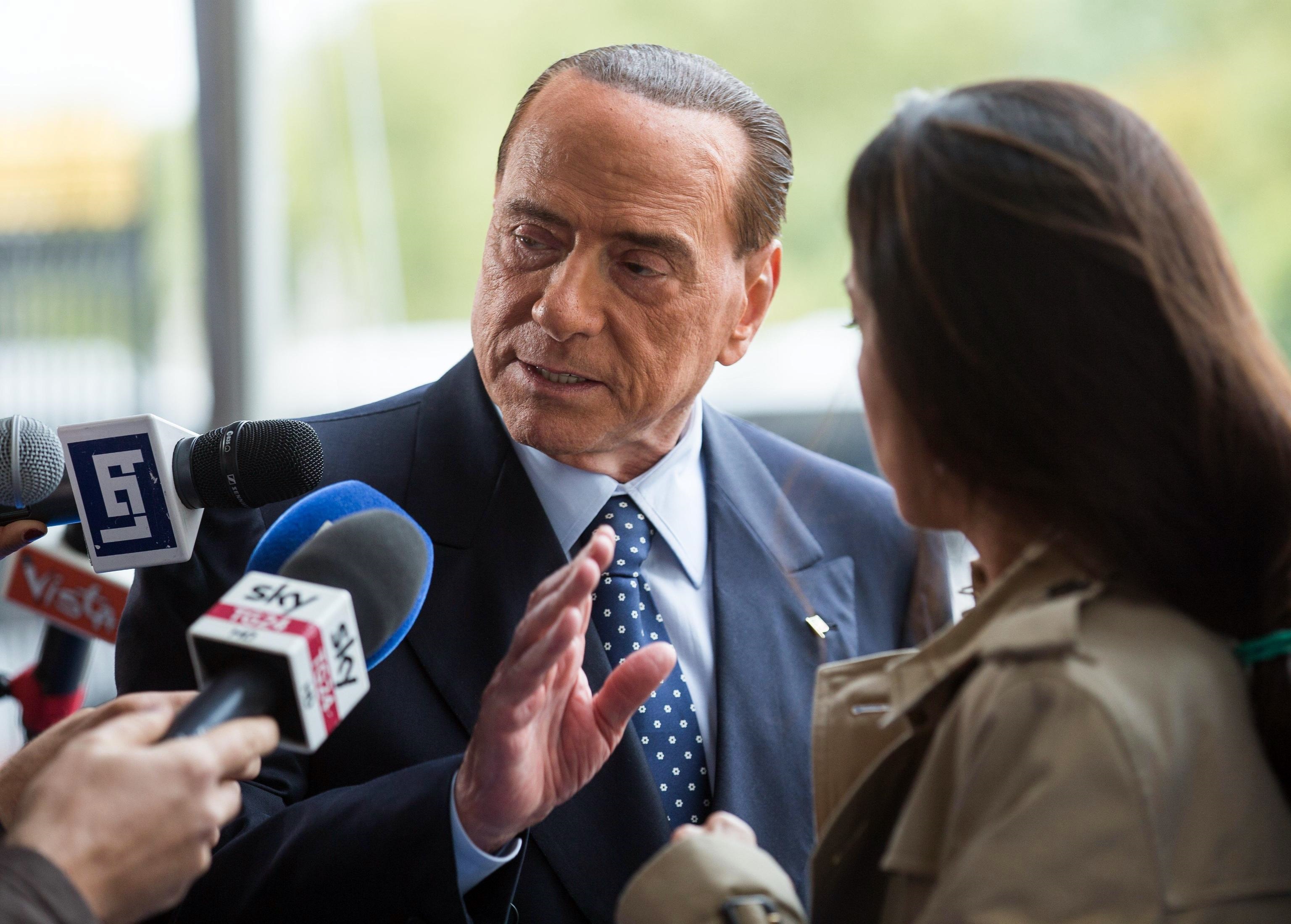 Berlusconi: denunciare irregolari, “bomba sociale”