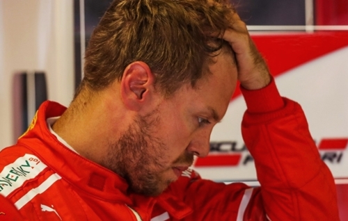 Penalità e polemiche, Vettel primo ma vince Hamilton