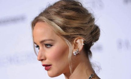 Jennifer Lawrence si confessa: "Weinstein per me era una figura paterna"