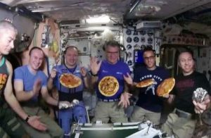 Pizza party nello spazio per Paolo Nespoli