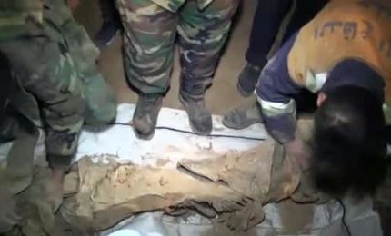 Uccisi dai jihadisti, a Raqqa scoperte due fosse comuni con decine di corpi