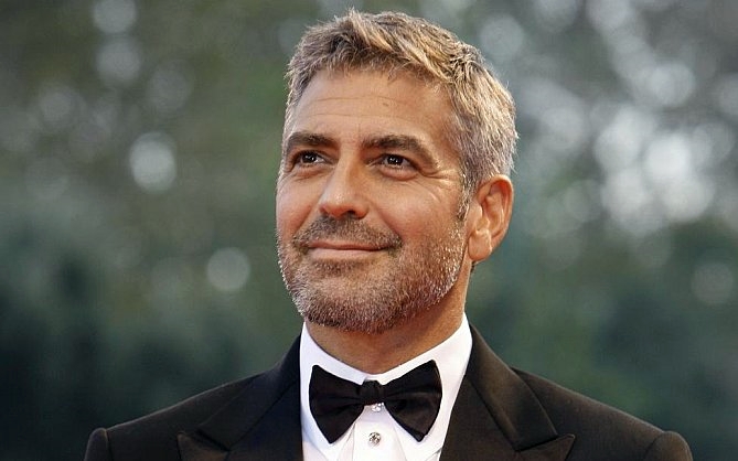 George Clooney ha regalato 1 milione a ognuno dei suoi 14 amici