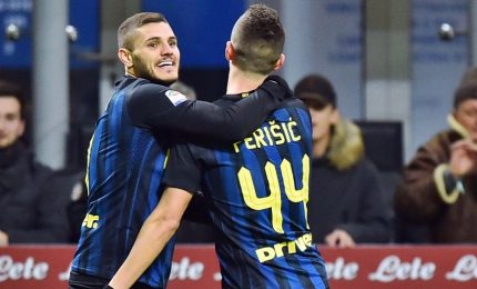 L'Inter travolge 5-0 il Chievo e va in testa alla classifica