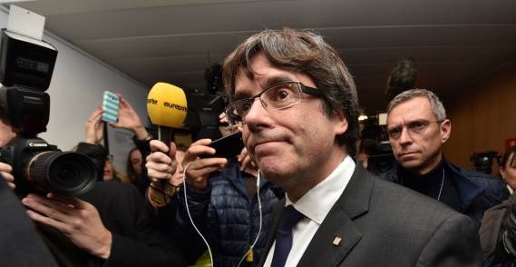 In Belgio sospesa estradizione dell’ex leader catalano Puigdemont