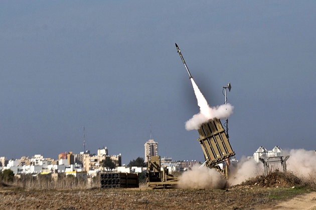Tre razzi palestinesi contro Israele. Iron Dome ne intercetta due