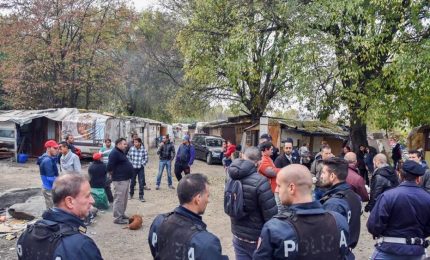 Torino, l'"intifada" del campo rom di via Germagnano