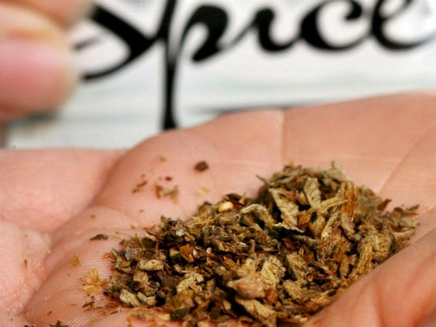 Droghe tra gli adolescenti, preoccupa l’avanzata della “spice”