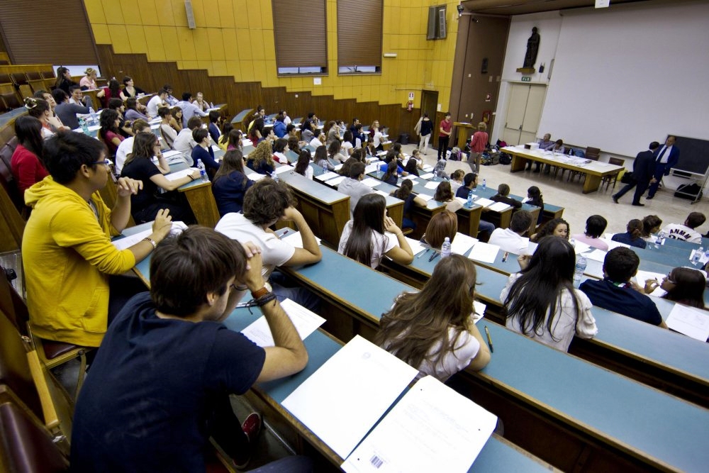 Fase 3, Manfredi: no a divisori plexiglass in aule università