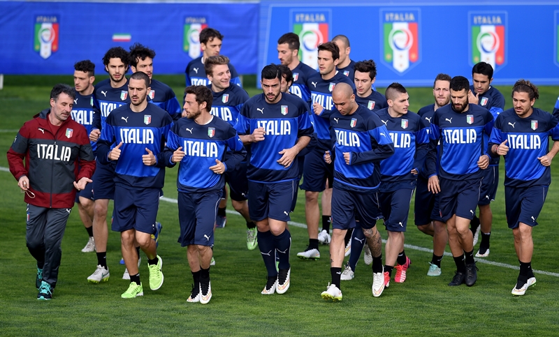Mancini dà la formazione: “Perin titolare contro l’Olanda”