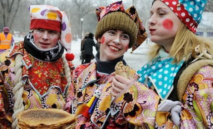 In Russia grande festa per la Maslenitsa tra giochi e blinis