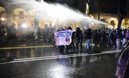 Guerriglia per Casapound a Torino, 6 agenti feriti