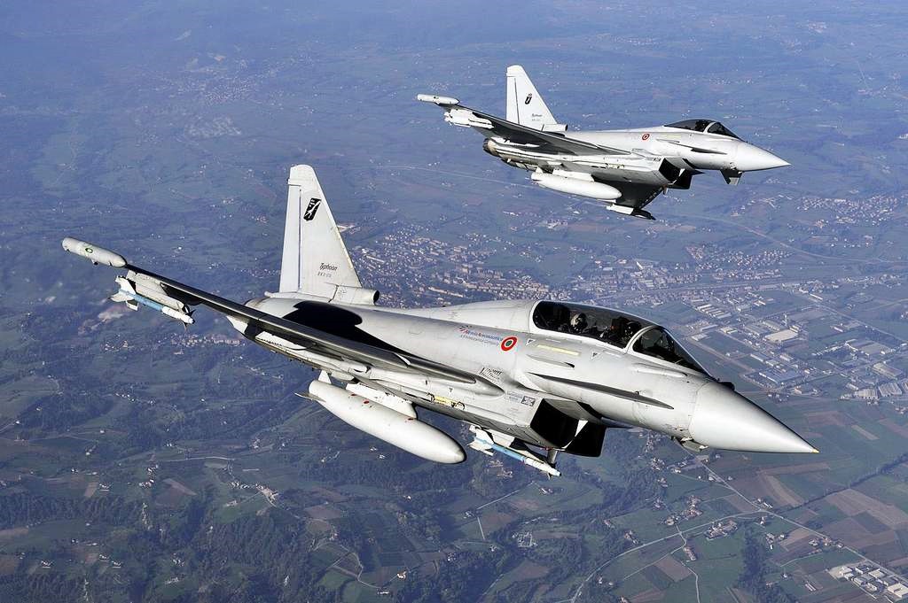 Due caccia intercettano volo Easyjet senza contatti radio