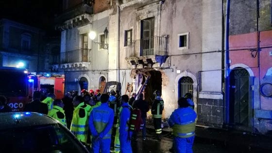Esplosione a Catania: tre le vittime, due sono vigili del fuoco