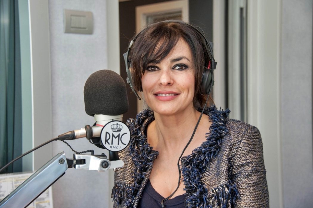 Maria Grazia Cucinotta difende Amadeus: basta polemiche